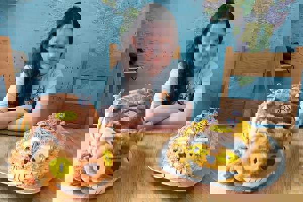 10-year-old Mindy raises money for cats with Pawsome Baking Challenge